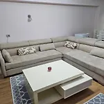 Exclusive Τίρανα