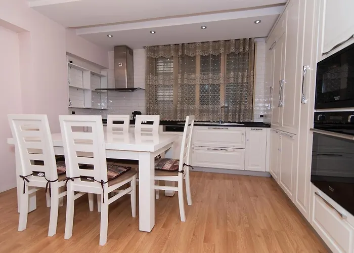 Exclusive * تيرانا